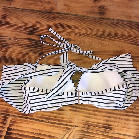Victoria’s Secret swim suit top bikini top stripped swim wear size 32DD summer - Picture 5 of 8